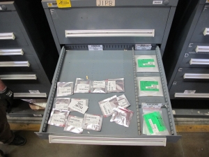 STANLEY VIDMAR HEAVY DUTY 5-DRAWER PARTS CABINET W/ CONTENTS (W-50) LOADING & HANDLING FEE $25-